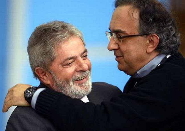 Sergio Marchionne cumprimenta o presidente Lula em Sorocaba, no interior de São Paulo | Reuters