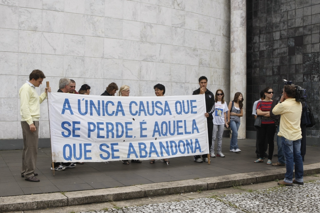 Protesto no Tribunal do Júri: familiares temem que crimes prescrevam | Aniele Nascimento/Gazeta do Povo
