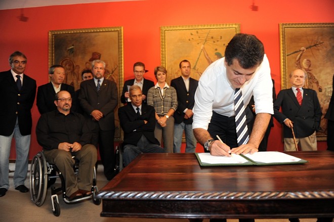 Antes de sair da prefeitura, Richa criou a Secretaria da Pessoa com Deficiência |