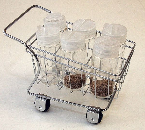 Modelo com seis potinhos em carrinho de supermercado. Disponível na Roca por R$ 48 | Priscila Forone/Gazeta do Povo