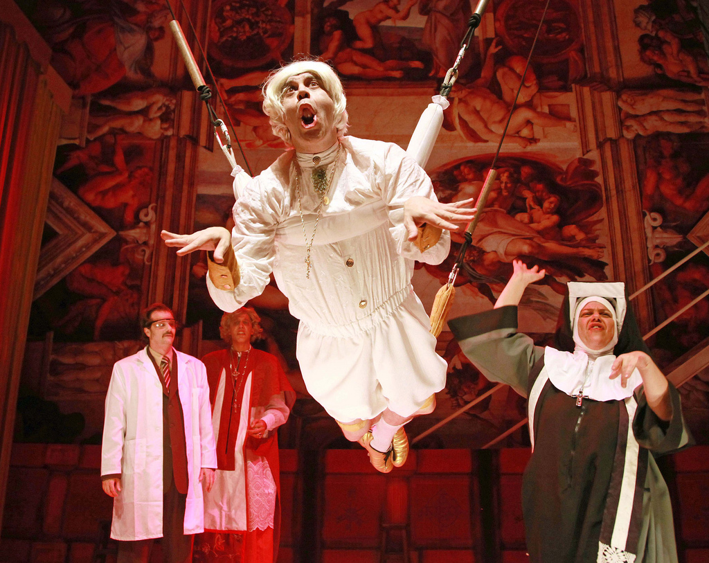 Cena de "O Papa e a Bruxa" | Luiz Doroneto/Divulgação