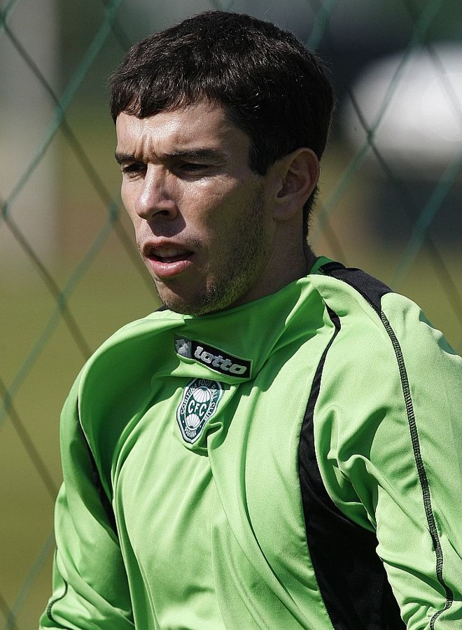 Leandro Donizete espera o Coritiba concentrado na Arena, já que o clássico vale o supermando para o time do Alto da Glória | 