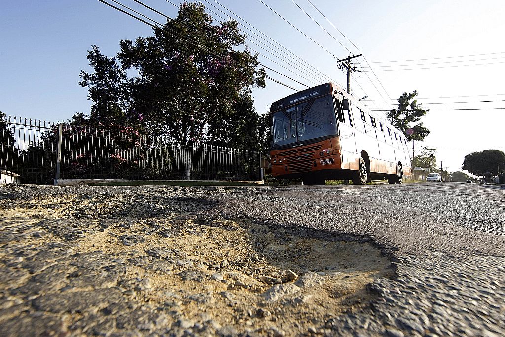 Buracos de rua: 84 pedidos de tapa-buracos só em agosto. | Fotos: Valterci Santos/ Gazeta do Povo