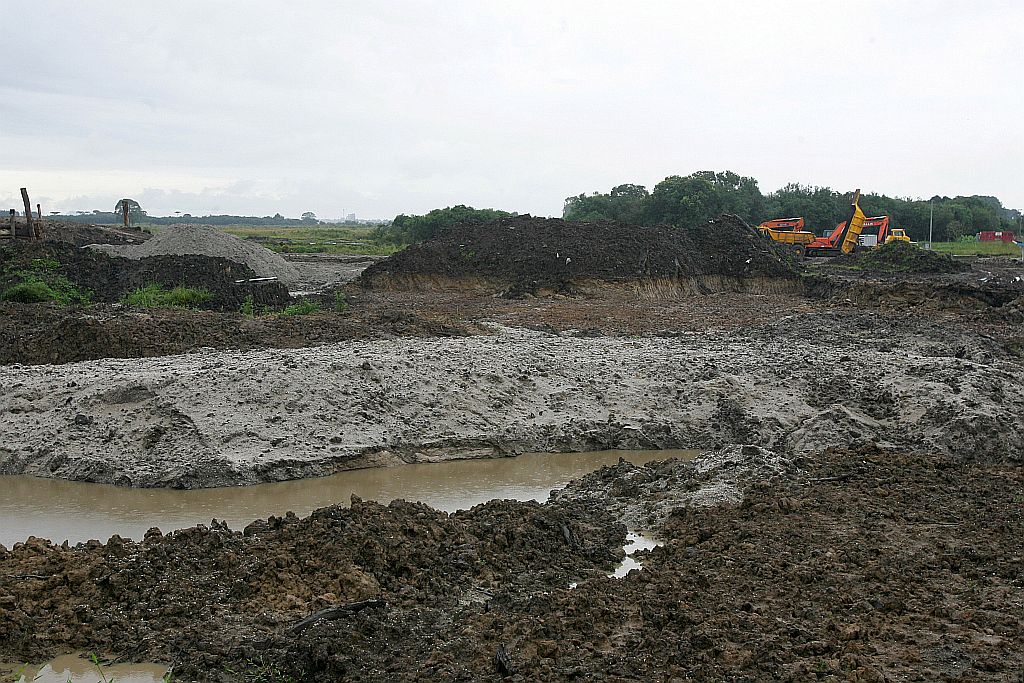 Local de extração de areia na Avenida Iraí, ao lado do rio homônimo | Daniel Castellano/Gazeta do Povo