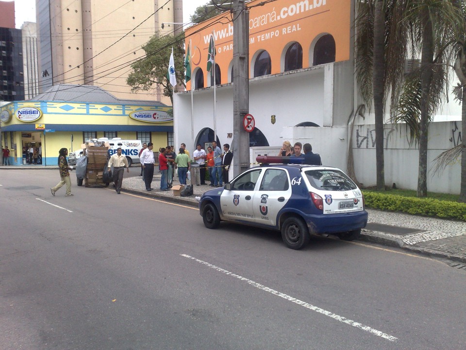 Corpo da mulher demorou mais de três horas para ser recolhido | Adriano Ribeiro / Gazeta do Povo