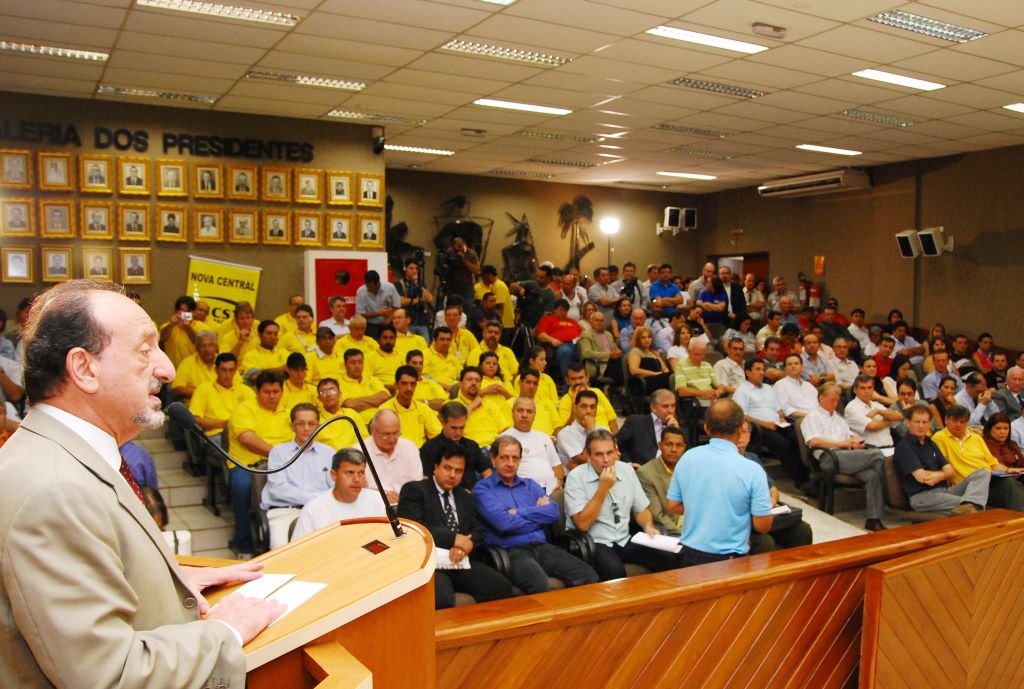 Ardisson Akel, representante dos empresários, discursa na audiência: como pagar reajuste se a economia não cresceu? | Marcos Labanca