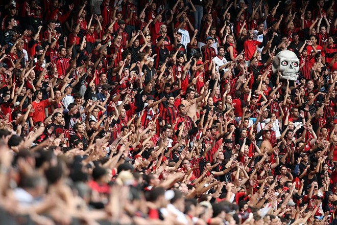 Partida teve público total de 12.553 pessoas |