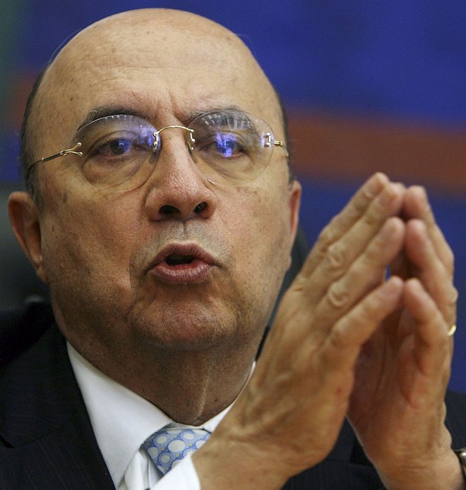Se depender do presidente Lula, eu fico no Banco Central até o final do governo para completar o trabalho de estabilização da economia. Henrique Meirelles, presidente do BC, que deve anunciar hoje se deixará o cargo para disputar as eleições de outubro | Roberto Jayme/Reuters