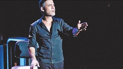 Claudio Botelho mostrou que é, além de ótimo cantor, um entertainer competente. | Divulgação