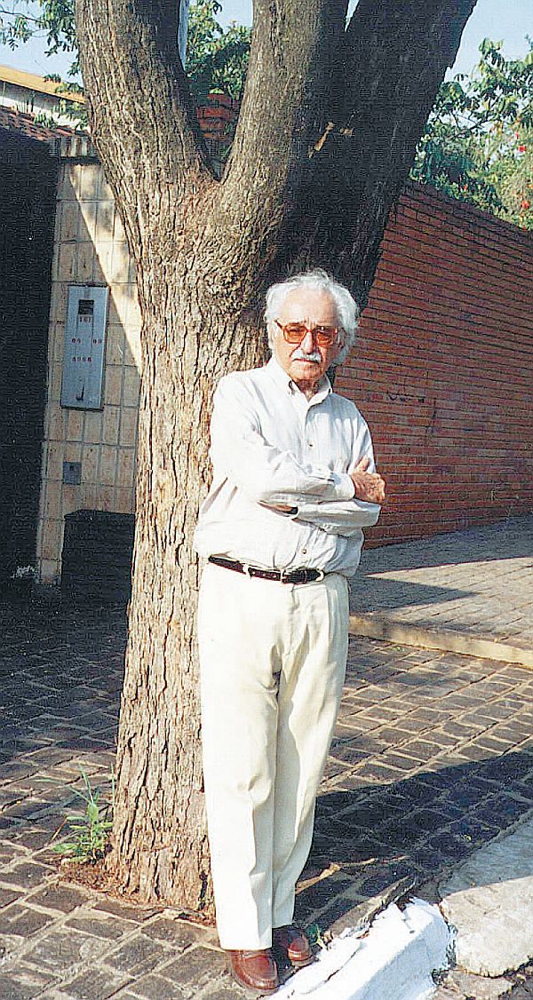 Manoel de Barros: É um paradoxo que ajuda a poesia e que eu falo sem pudor. | Divulgação