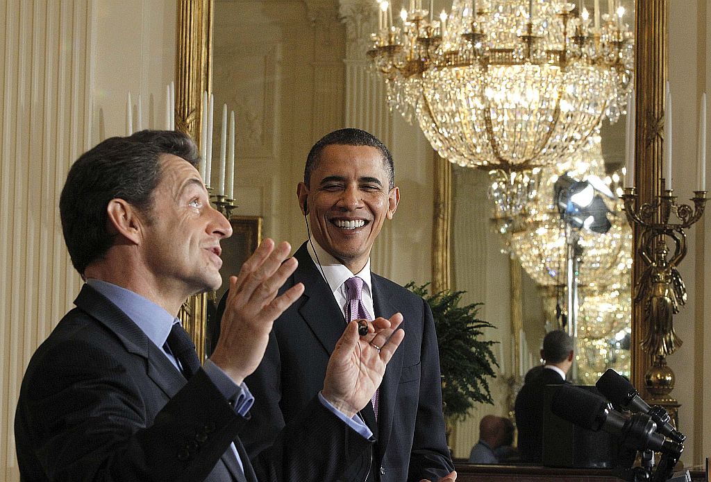 Presidente francês Nicolas Sarkozy discursa ao lado de Barack Obama na Casa Branca | Reuters