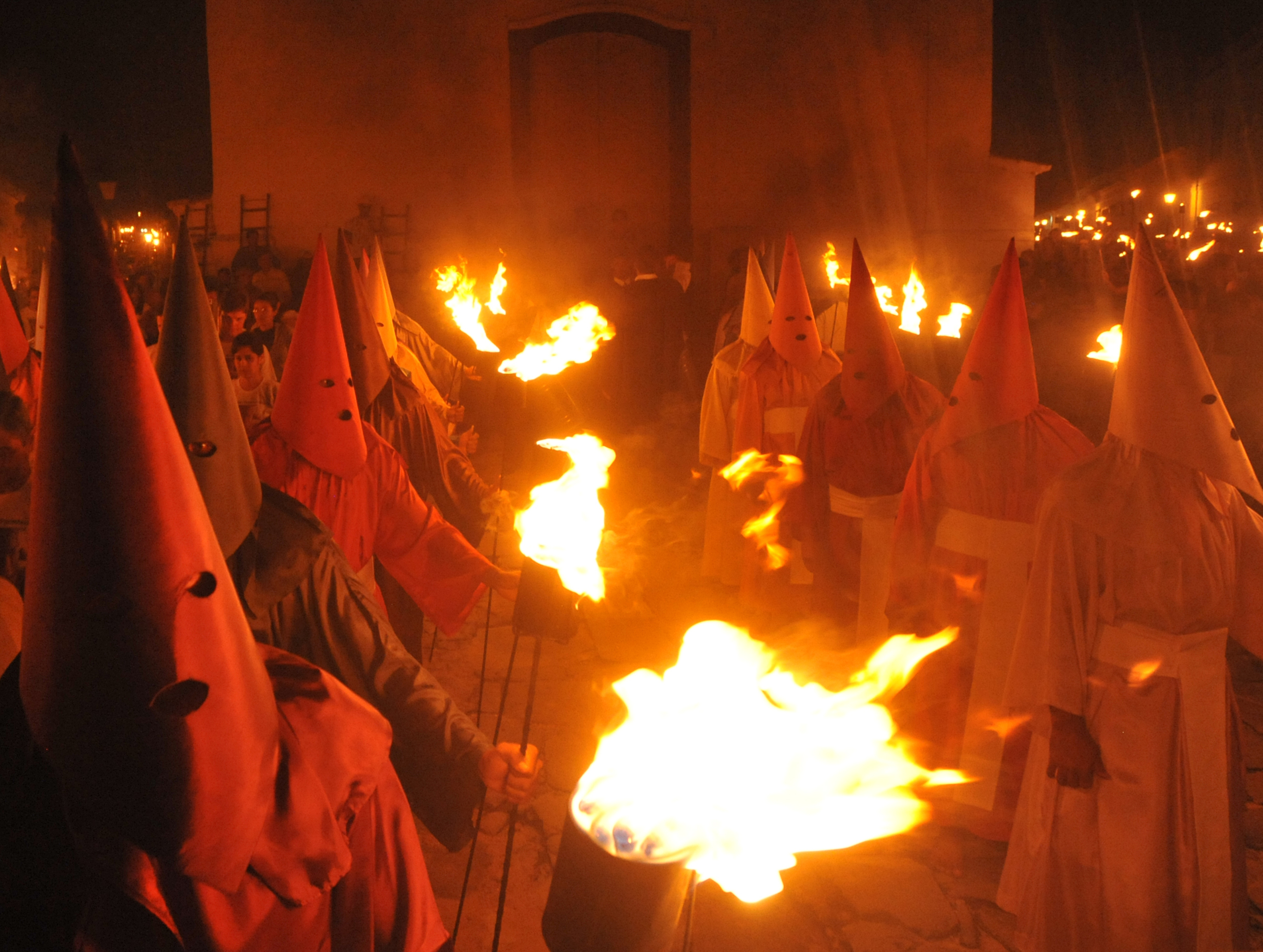 Cerca de 15 mil pessoas acompanharam a procissão do Fogaréu | Marcello Casal Jr/ABr