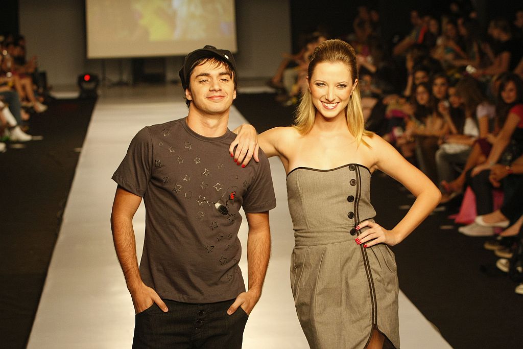 Fellipe Guadanucci e Paula Barbosa, do High School Musical brasileiro: presença de celebridades animou o último dia do 22º Crystal Fashion | Valterci Santos/Gazeta do Povo