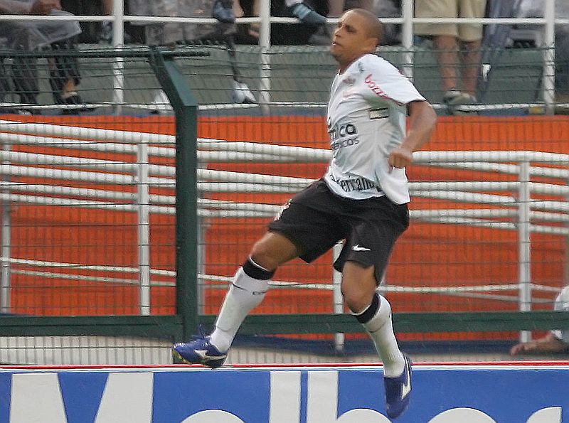 Roberto Carlos tem poucas esperanças de ir para a quarta Copa do Mundo | Epitácio Pessoa / Agência Estado