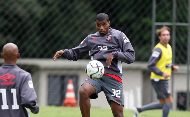 Depois do gol salvador contra o Operário, Patrick será titular ao lado de Javier Toledo | Hedeson Alves/ Agência de Notícias Gazeta do Povo