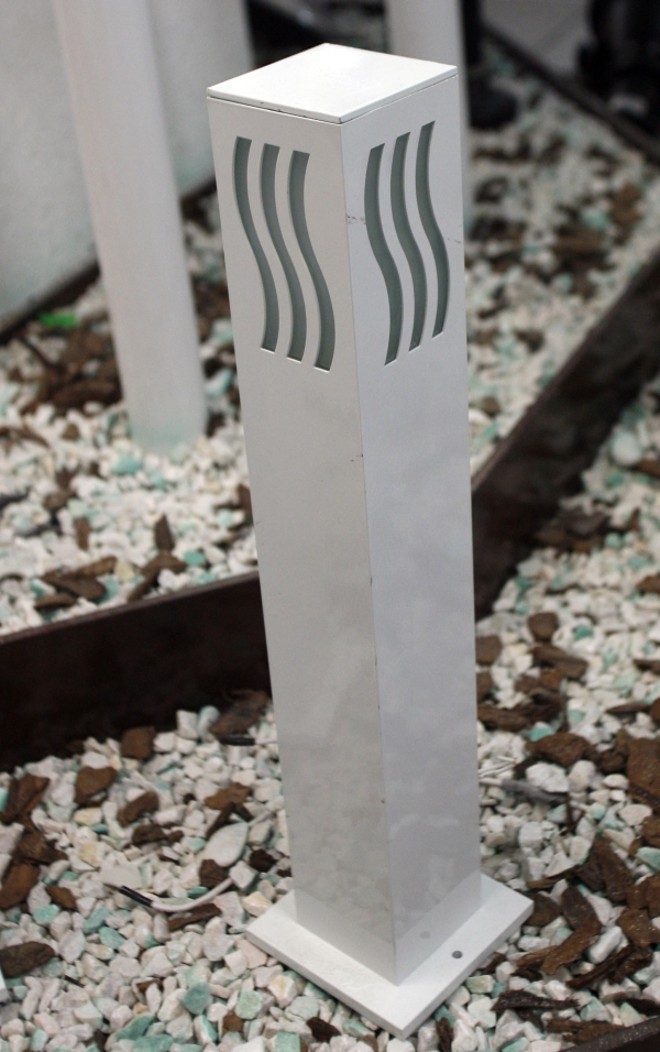 Poste baixo balizador de alumínio. R$ 95,94, no Balaroti |