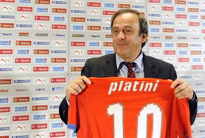 Michel Platini, presidente da Uefa, meia da seleção francesa nas Copas de 78, 82 e 86 | 