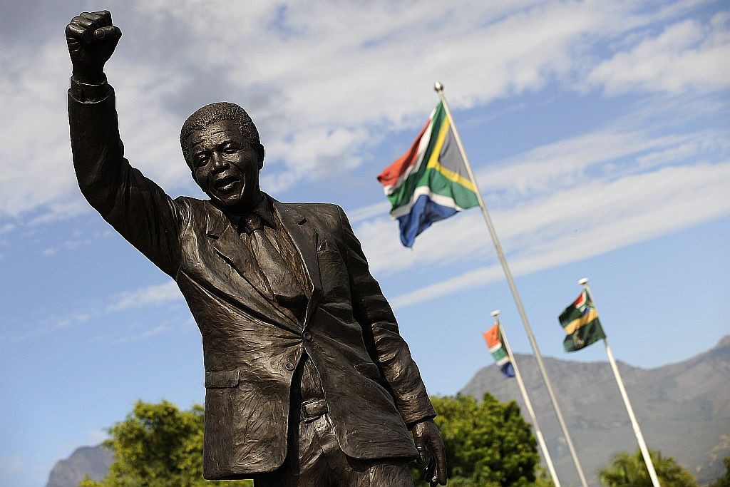 Estátua de bronze de Nelson Mandela em Paarl, próxima à Cidade do Cabo: ex-presidente é reserva moral do país