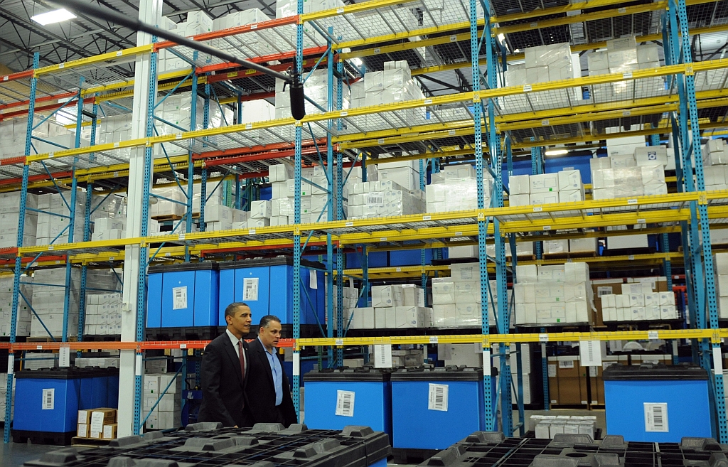 Barack Obama visita fábrica de componentes de baterias: crescimento no emprego traz sensação de que o país virou a esquina | Jewel Samad/AFP