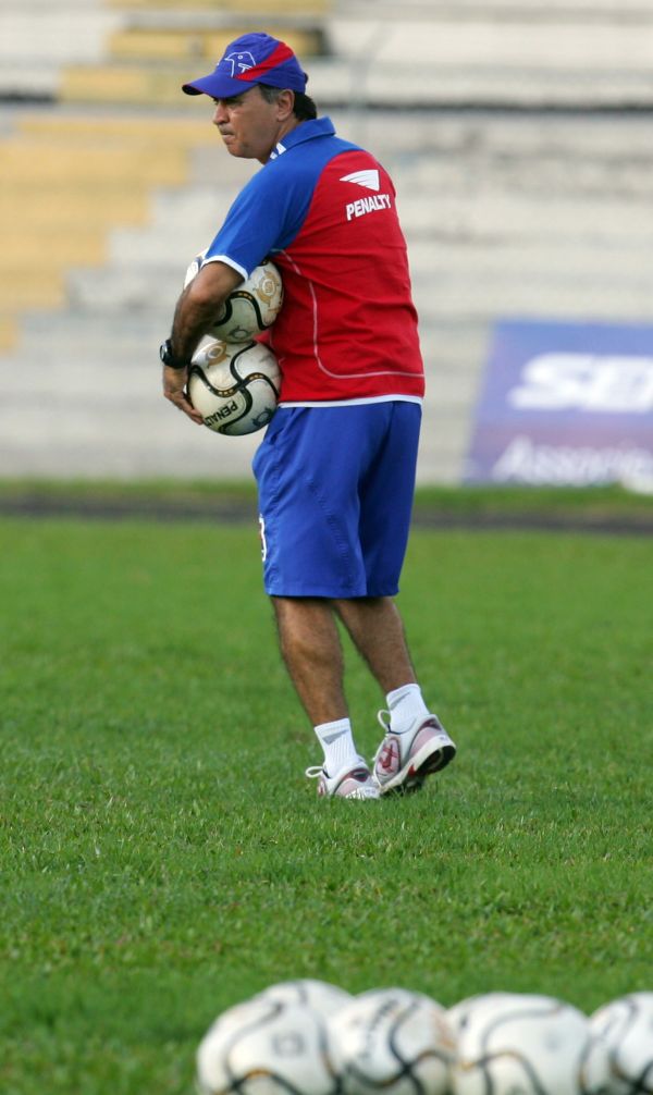 Marcelo Oliveira quer a vitória hoje para trazer o torcedor para o lado do time | Daniel Castellano/ Gazeta do Povo