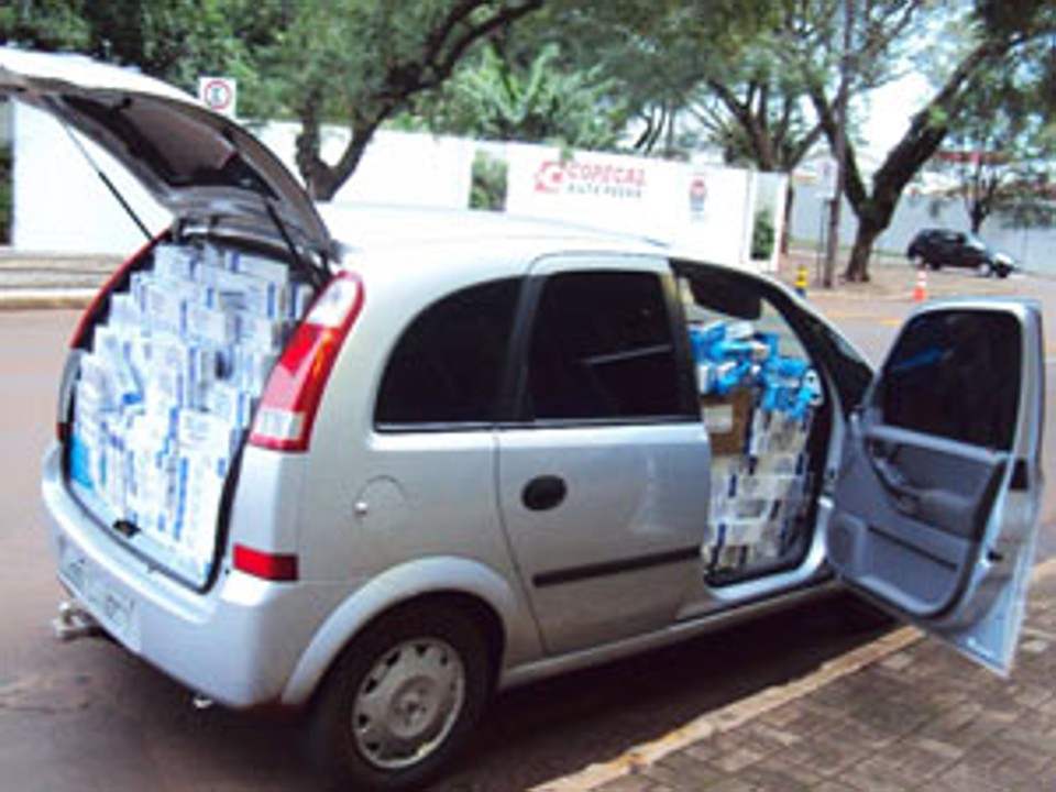 Carro cigarros ParanáCarro com 1,5 mil pacotes de cigarro foi apreendido no Paraná | Divulgação/Polícia Federal