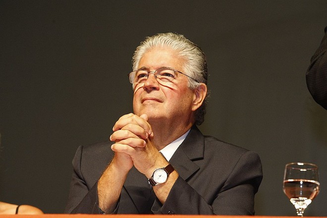 Requião: vai uma água mineral com Lerner? |