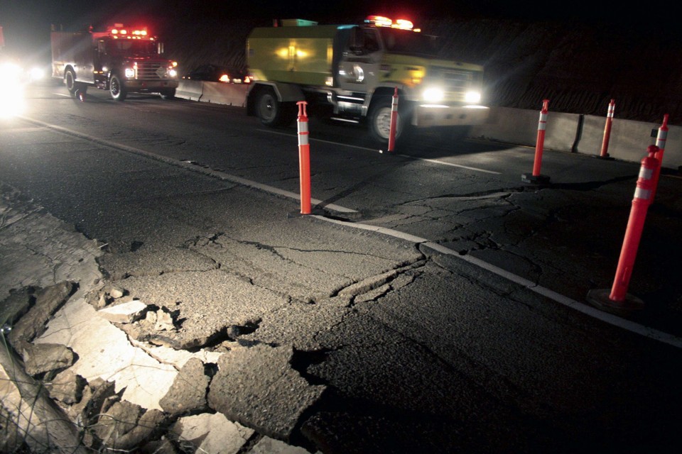 Estrada que liga Tijuana a Mexicali foi uma das afetadas pelo tremor | Jorge Duenes/Reuters