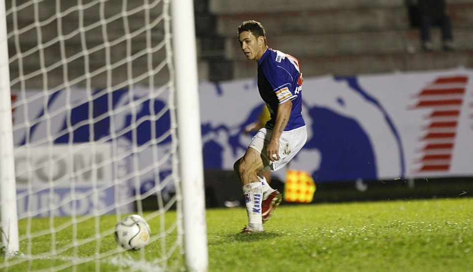 Toscano está de volta ao Tricolor após a crise envolvendo o atacante a diretoria do clube | Antonio Costa / Agência de Notícias Gazeta do Povo