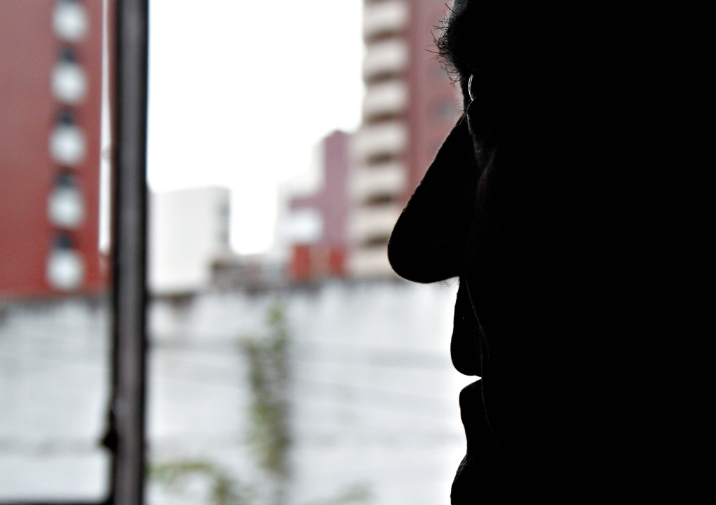 João, 64 anos, começou a beber na adolescência e há quase 30 anos está abstêmio, com a ajuda dos Alcoólicos Anônimos: Não me lembro de sair de casa para ficar bêbado, mas nunca voltava sóbrio | Daniel Derevecki/Gazeta do Povo