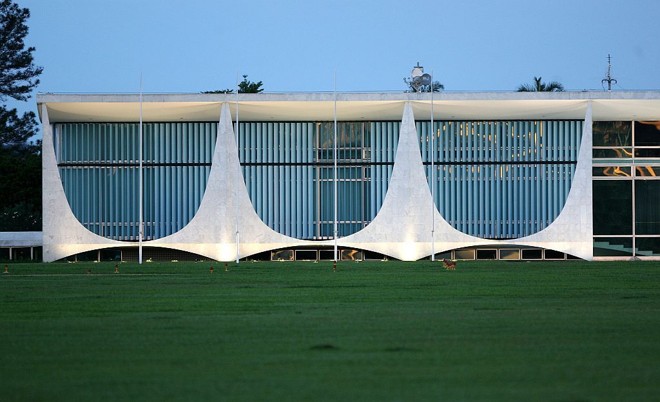 Linhas arquitetônicas arrojadas de Niemeyer se tornaram clássicas do modernismo |