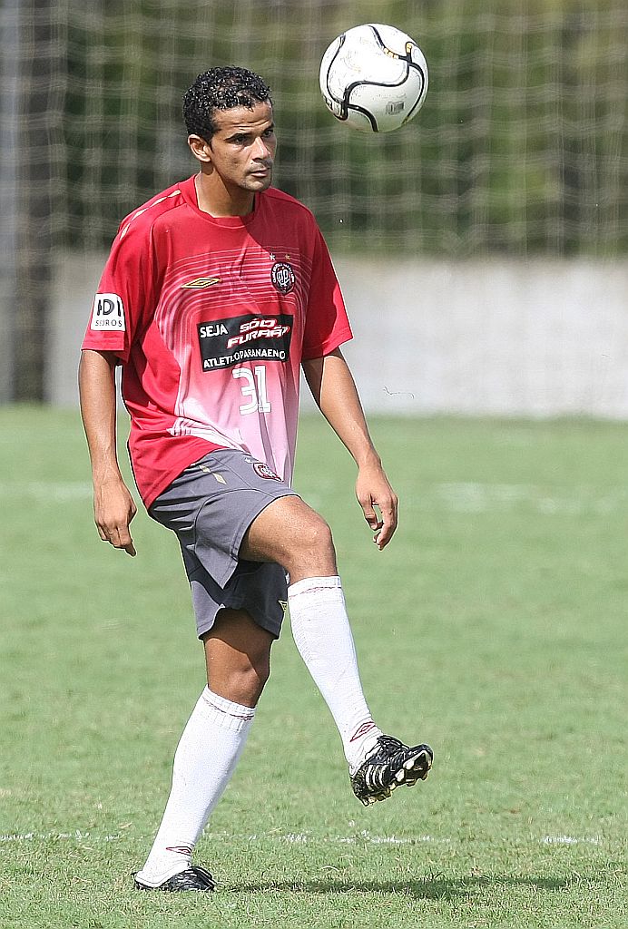 A melhor comunicação é dentro de campo, e aos pouquinhos a gente vai se entendendo. Bruno Mineiro | Jonathan Campos/Gazeta do Povo