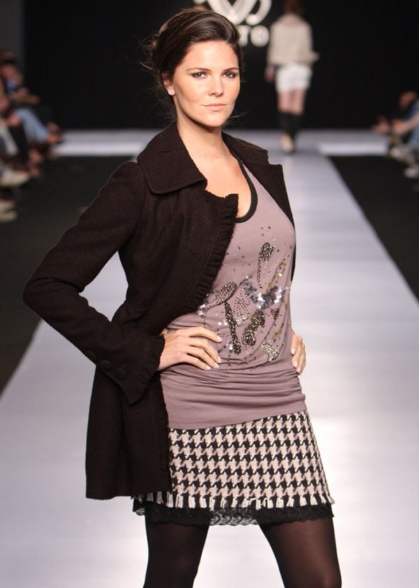 A modelo Daniella Sarahyba na passarela do Crystal Fashion | Ricardo Pacak