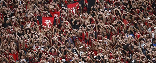 Quase 16 mil torcedores compareceram à partida | 