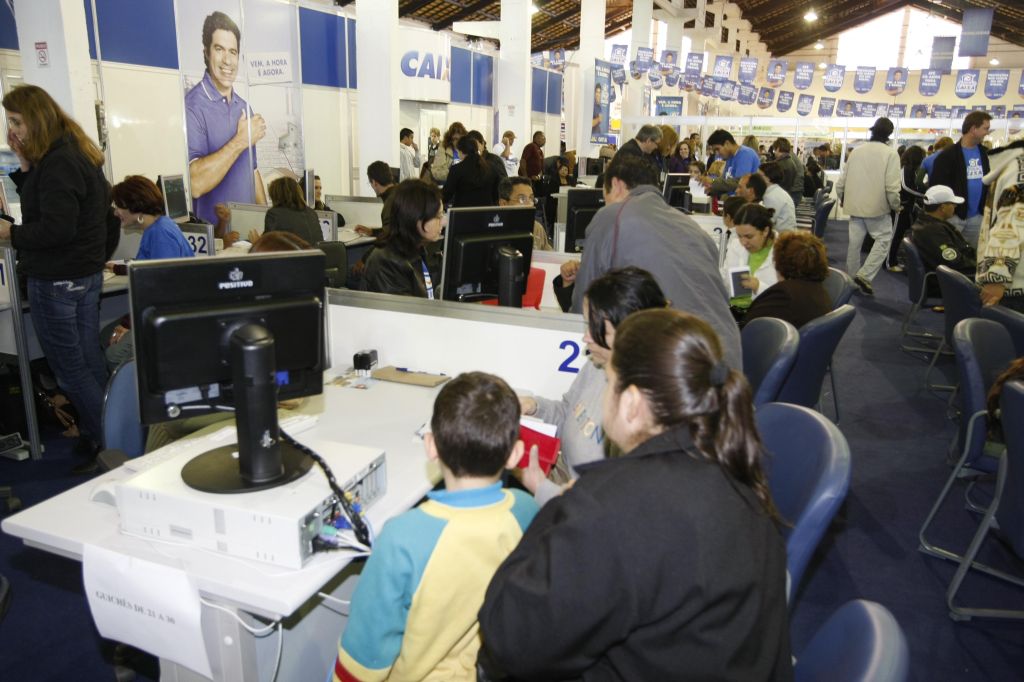 Feirão da Caixa começa nesta sexta-feira (14) e oferece 15 mil imóveis | Ivonaldo Alexandre/ Gazeta do Povo