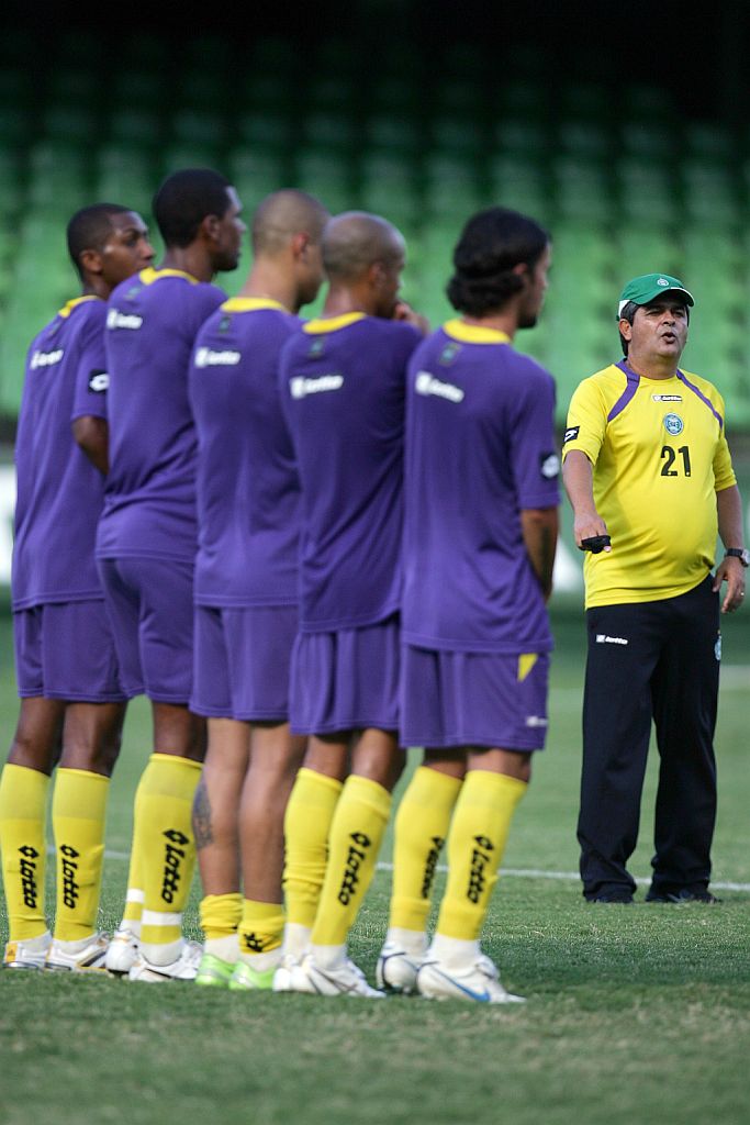 Hora de testes, oportunidades, mas também festa para o time de Ney Franco | Daniel Castellano/ Gazeta do Povo