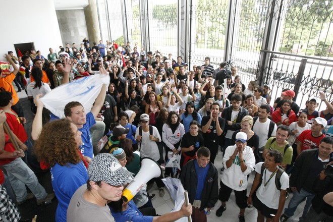 Manifestantes deveriam estar todos os dias na Assembleia. Pelo bem da democracia. | 