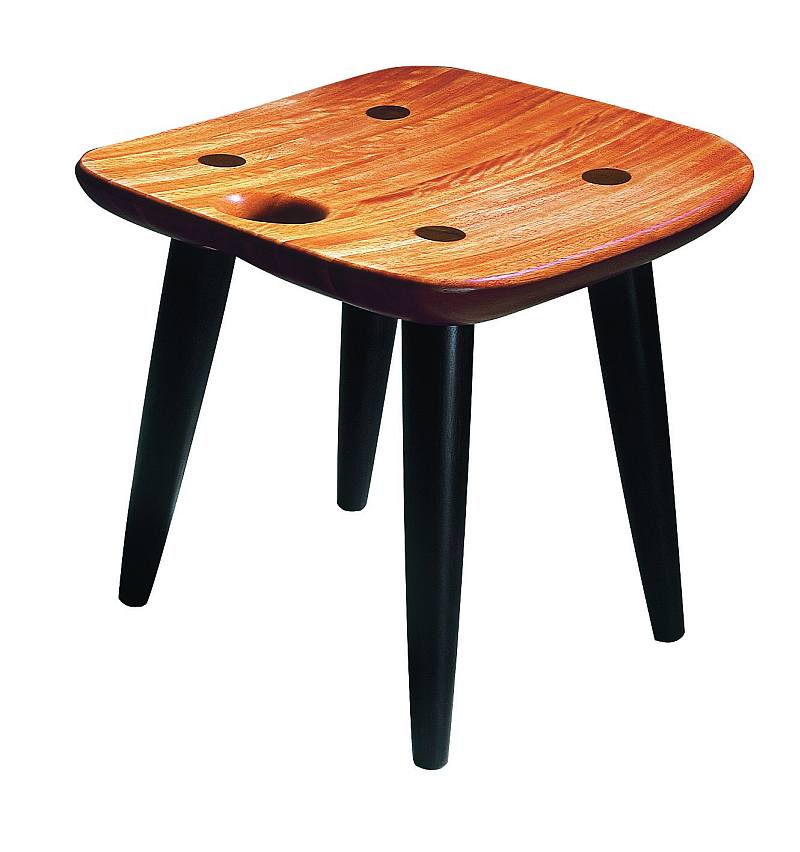 Banqueta Sônia, de Sérgio Rodrigues, um dos produtos brasileiros na mostra paralela Rio+Design | Divulgação