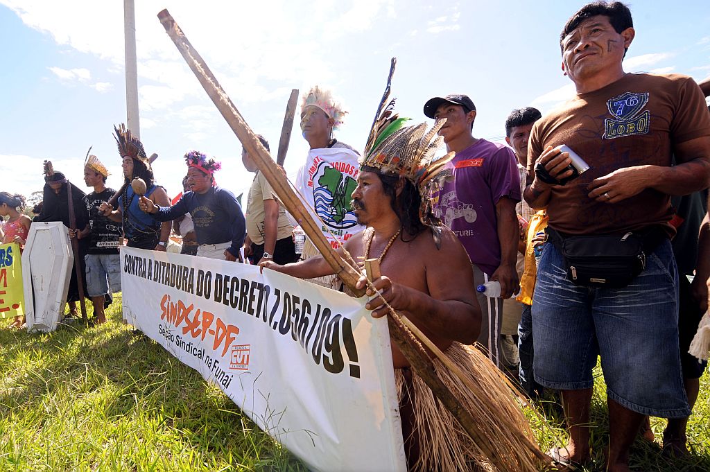 Índios protestam contra a construção de Belo Monte: tribos pretendem construir aldeia perto do local da barragem | AFP