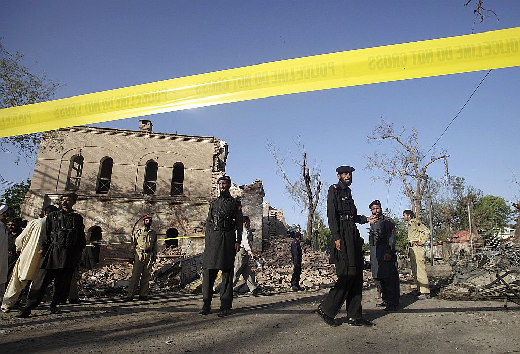 Pelo menos quatro pessoas morreram em explosão próxima ao consulado americano no Paquistão | Reuters
