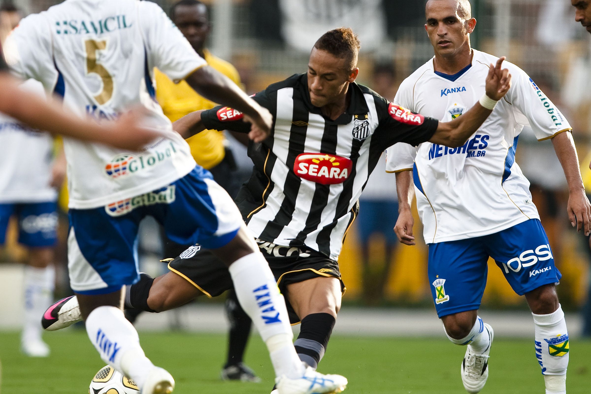 Neymar tem moral com torcedores e cronistas. Só falta agradar ao técnico Dunga | Davi Ribeiro / A Tribuna