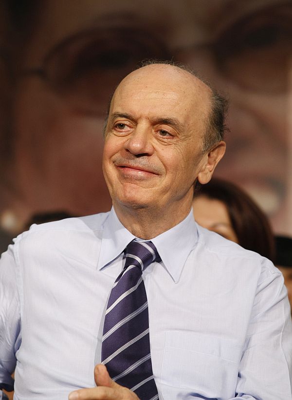 Eu vou manter e reforçar o Bolsa Família porque é uma coisa que funcionou. José Serra, pré-candidato do PSDB à Presidência | Rodolfo Bührer/ Gazeta do Povo