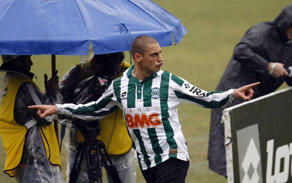 Ariel marcou o primeiro do Coritiba e chegou a 11 no Paranaense, mesma marca de Bruno Mineiro | Hedeson Alves / Agência de Notícias Gazeta do Povo