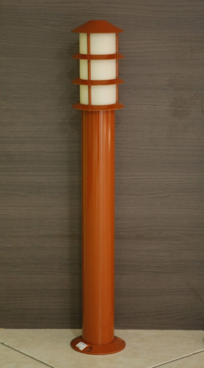 Poste balizador de alumínio. R$ 131, na Ita Lustres |