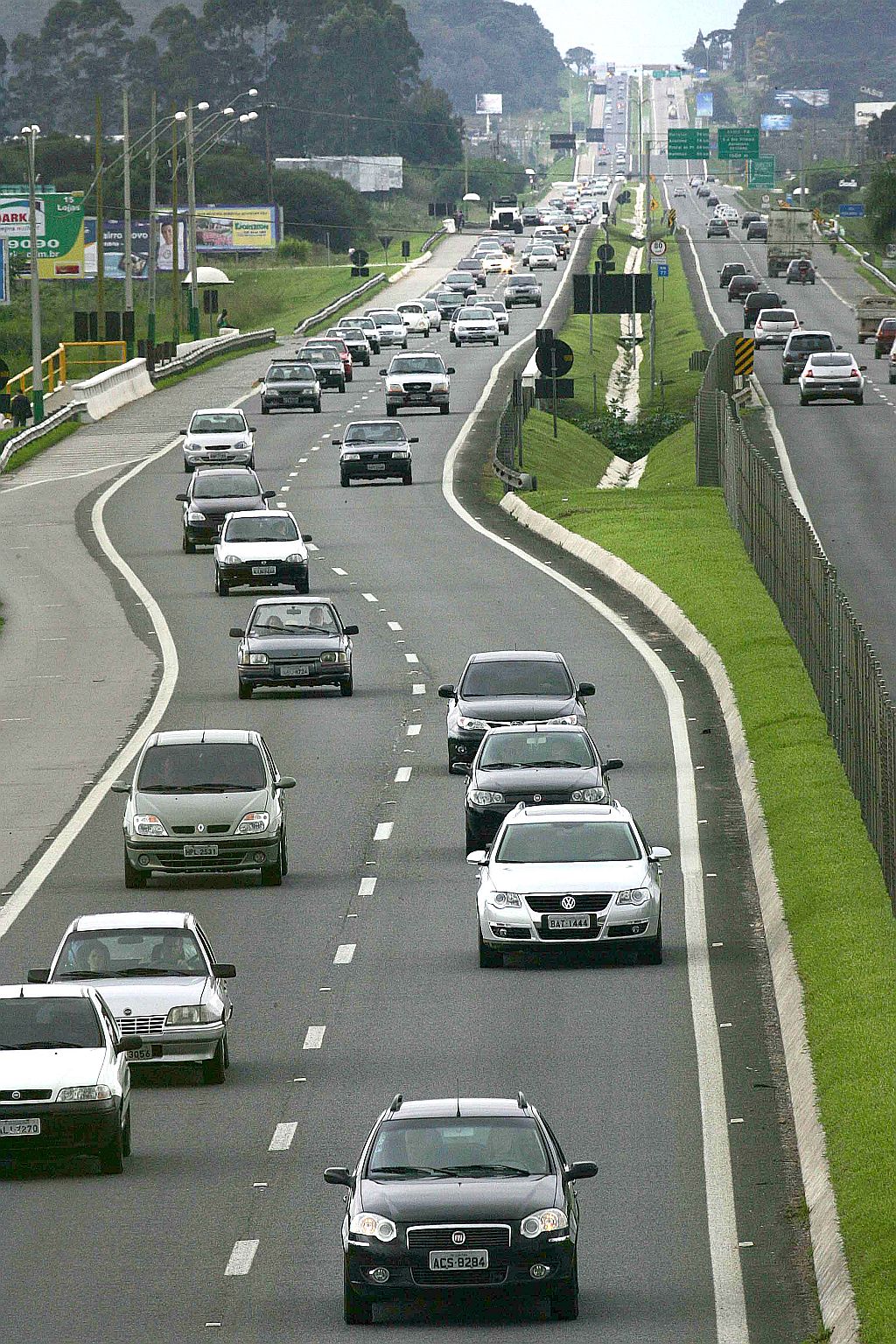 BR-277: na volta, fluxo foi quatro vezes maior do que o regular | Ivonaldo Alexandre/Gazeta do Povo