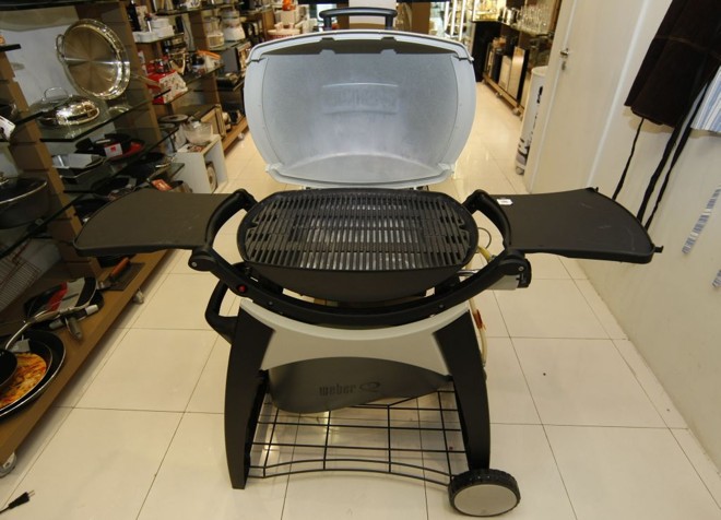 Tipo a gás, da Weber. R$ 2.658, na Spicy. Carrinho custa R$ 1.089 |