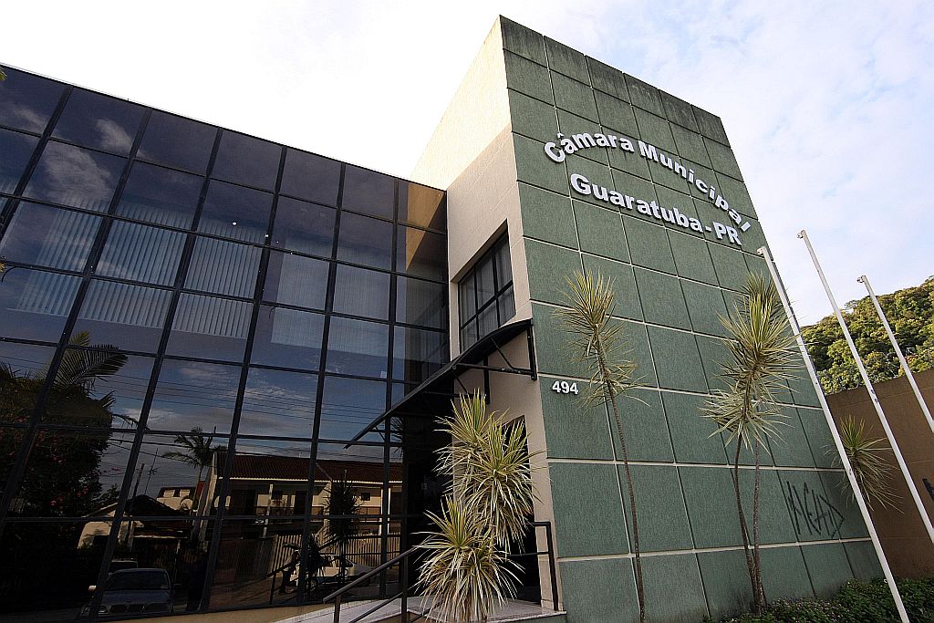 O ex-presidente da Câmara de Guaratuba e o atual ocupante do cargo têm cargos na Assembleia do Paraná | Albari Rosa/ Gazeta do Povo