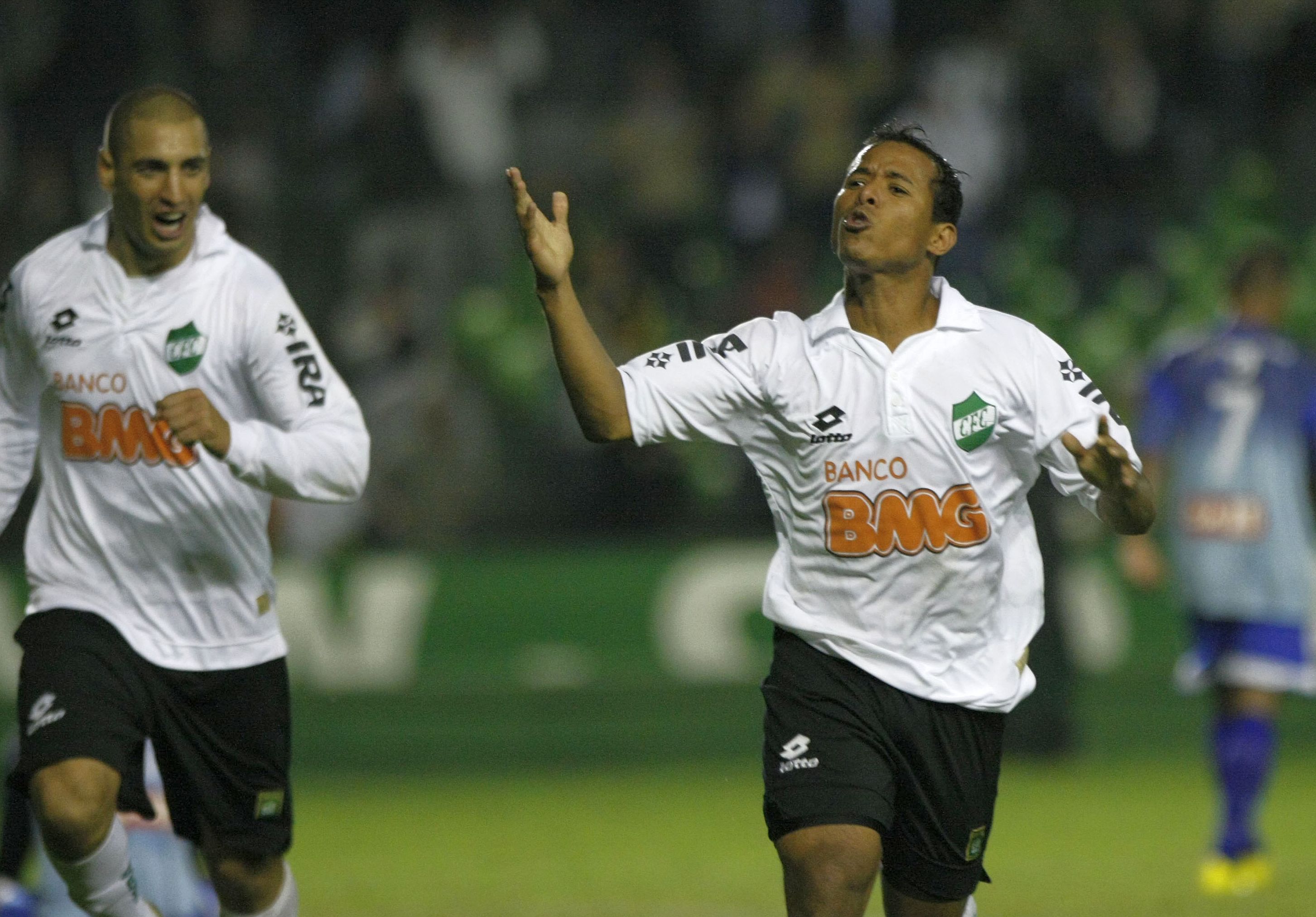 Marcos Aurélio fez o segundo gol do Coritiba na vitória sobre o Iraty |