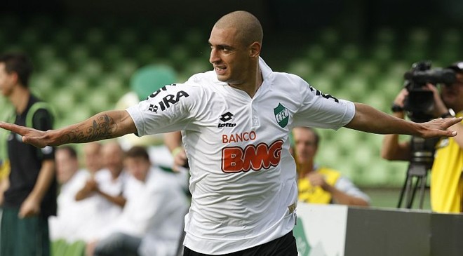 Argentino fez três gols e deu uma assistência, justificando seu lugar no time titular |