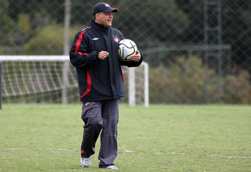 Técnico mostra satisfação e cautela com o grupo atleticano | Hedeson Alves / Agência de Notícias Gazeta do Povo