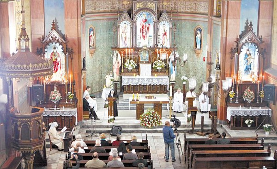 Em Curitiba, missa rezada em polonês ocorreu na Igreja Santo Estanislau | Aniele Nascimento/Gazeta do Povo